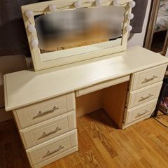 Dressing table