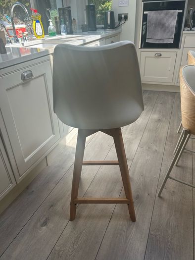 kitchen stools Nordic style x 6. Faux leather white/wood