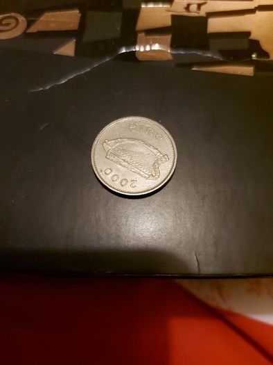 10p irish coin ,used condition,,year 2000,buyer collects or pays postage, extra 2 euros,