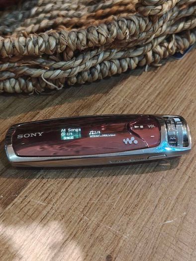 sony walkman nw-s703f digital music player