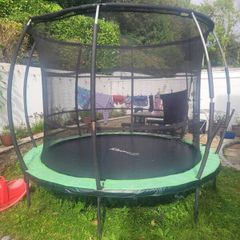 Thorpe Trampoline 10ft ( free )
