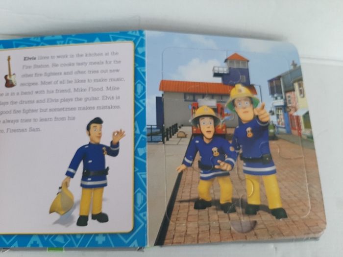 Vintage fire engine with play people and fireman Sam jigsaws