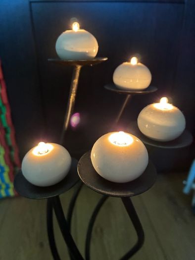 table lamp with spare bulbs x 2