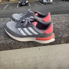 golf shoes