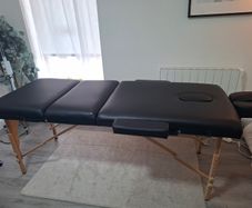 Beauty therapy bed / plinth