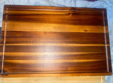 Hardwood chopping board handcrafted from acacia wood