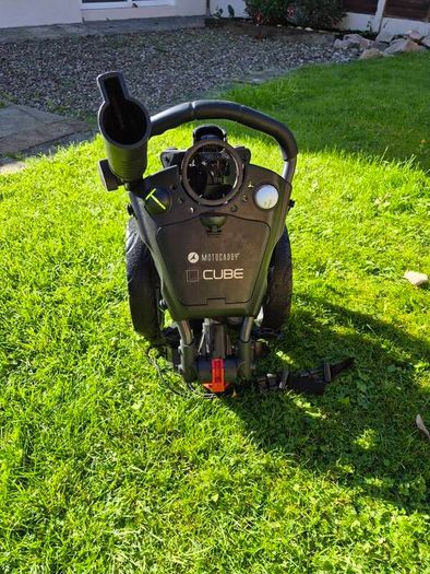 motocaddy cube3 wheel push golf trolley