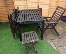 Garden set (table + 4 foldable chairs + stool)