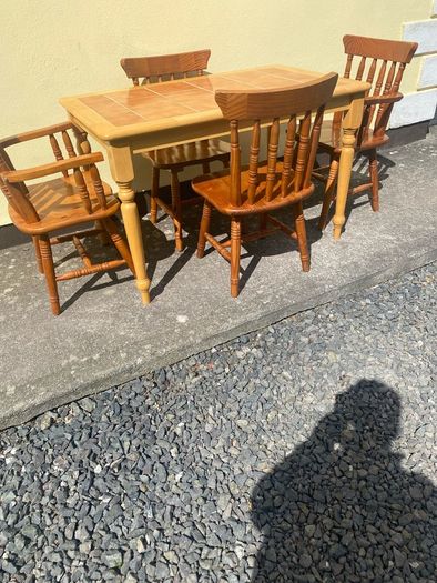 kitchen table and chairs