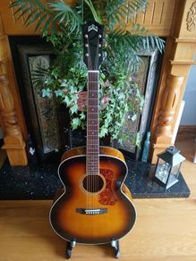Guild 250E Deluxe Westerly Guitar