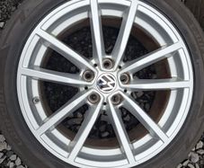 17" Vw Alloys with tyres
