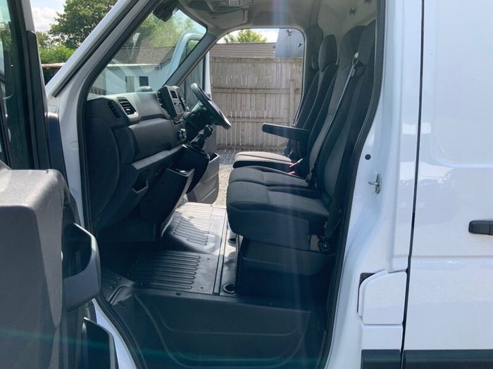 Renault Master Mwb 2.3 Dci ( 1 year warranty ) .