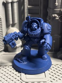 WH40K Sci Fi Space Destroyer Miniature (Storm Bolter - open fist)