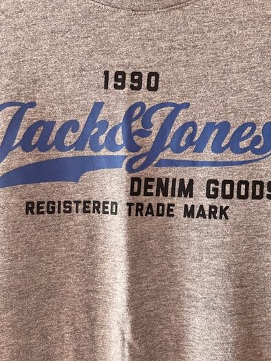 Jack & Jones T-shirt Size Small (small Adult)  In Excellent Condition. Like New. Colour Grey