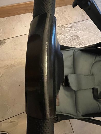 Full travel system with isofix base