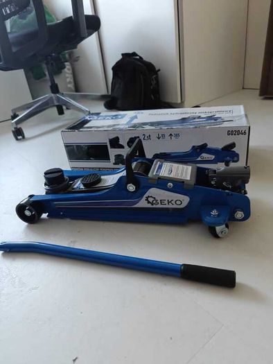 Lowered Hydraulic Professional 2.5T Jack with Rubber - Robustness