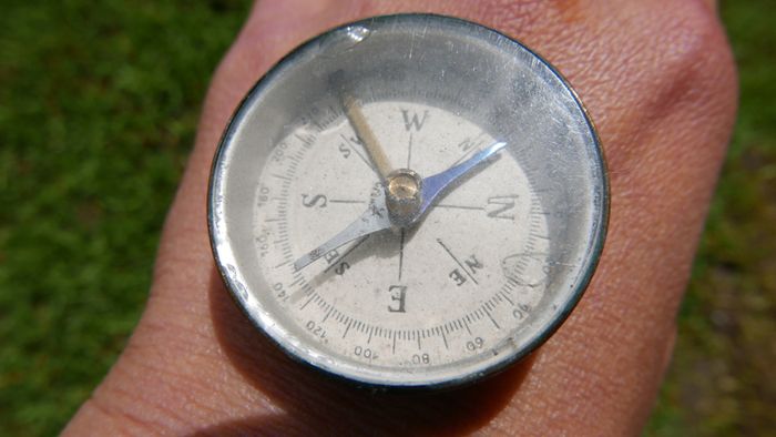 Vintage Dry Magnetic Portable Compass