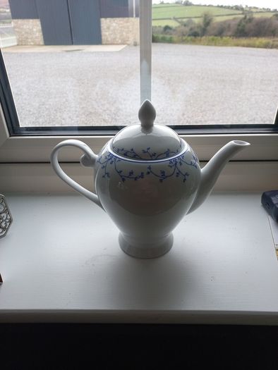Tipperary Crystal Teapot ...perfect for Afternoon Tea.