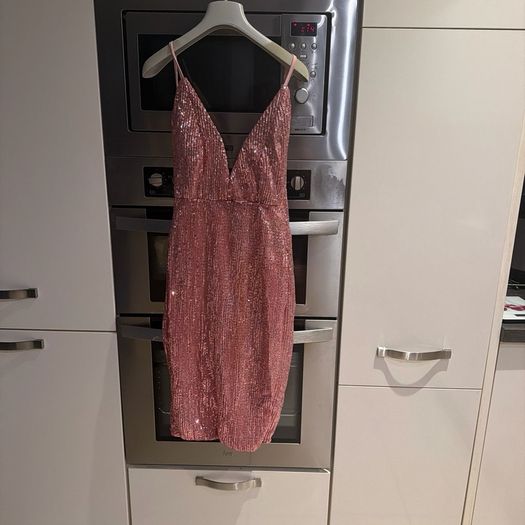 pink dress