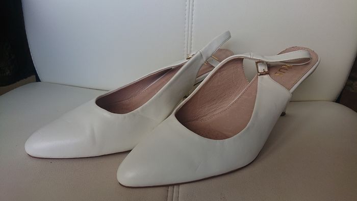 White Low Heel Shoes. Size 8