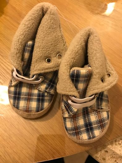 Brand new baby boy check pattern boots with laces size 0-6 months