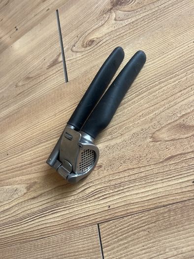 Garlic press