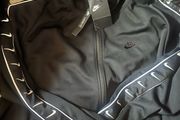 Nike Sportswear top Jacket size xl