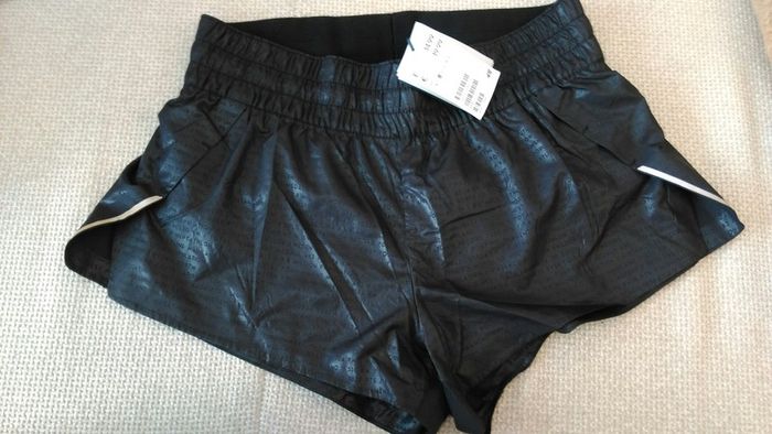 Professional athletes quick dry shorts, size 8