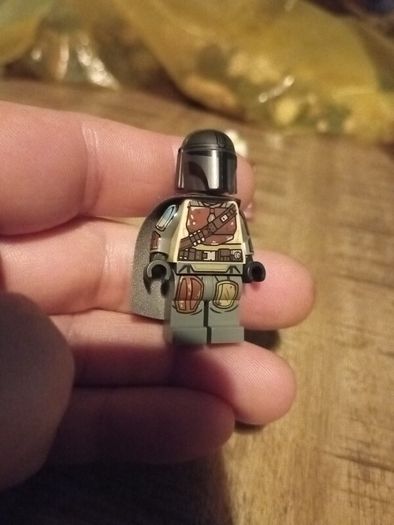 Lego star wars minifigure the mandalorian UCS
