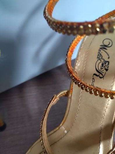 gold snake heels size 2-2,5 worn twice