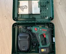 Bosch Uneo Maxx drill
