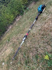 Makita 4-Stroke Articulating Pole Hedge Trimmer