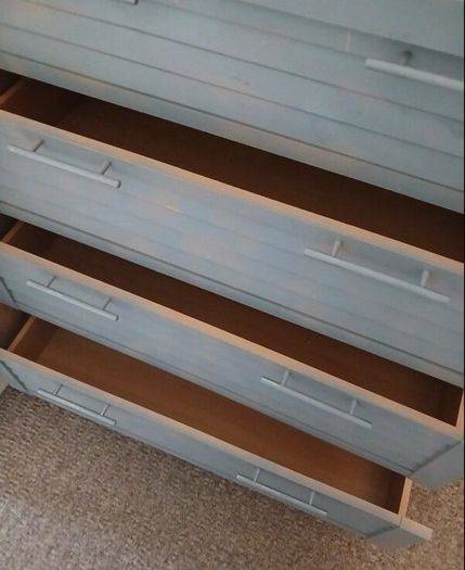 Chest of drawers