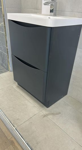 New bathroom unit/sink