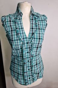 Warehouse top size 10. Postage included