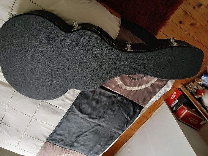 Thomann Jumbo Case and Keys