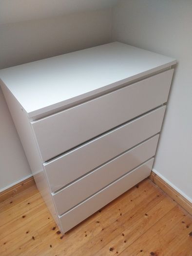 Chest of drawers