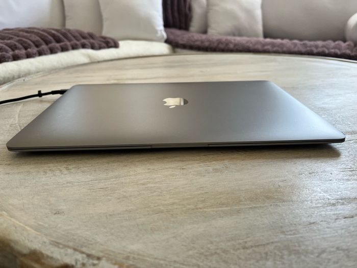 Apple Macbook Air 13" 2020 Intel I7 8gb 256gb
