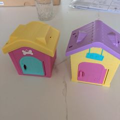 toy dog houses empty