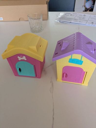 toy dog houses empty