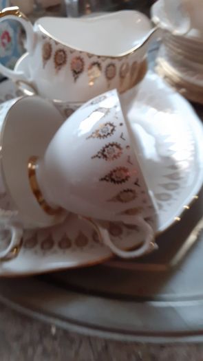 Queens Ann 18piece Tea.set