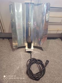 Reflector hood