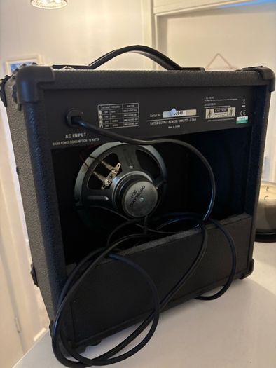 Guitar amp