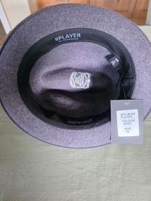 mans hat