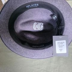 mans hat