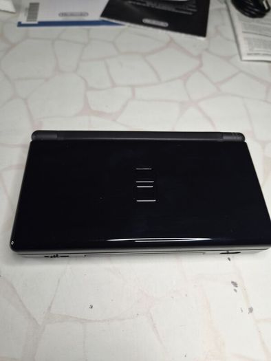 Ds black boxed