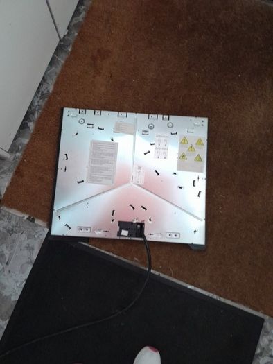 4 zone Candy hob  cracked glass system working