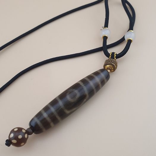 Vintage 3 Eyes Himalayan Tibetan Agate Dzi Bead Amulet Pendant Necklace