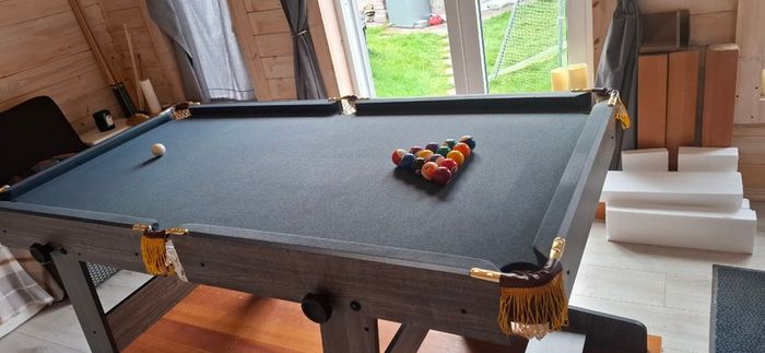 Pool table
