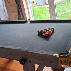 Pool table